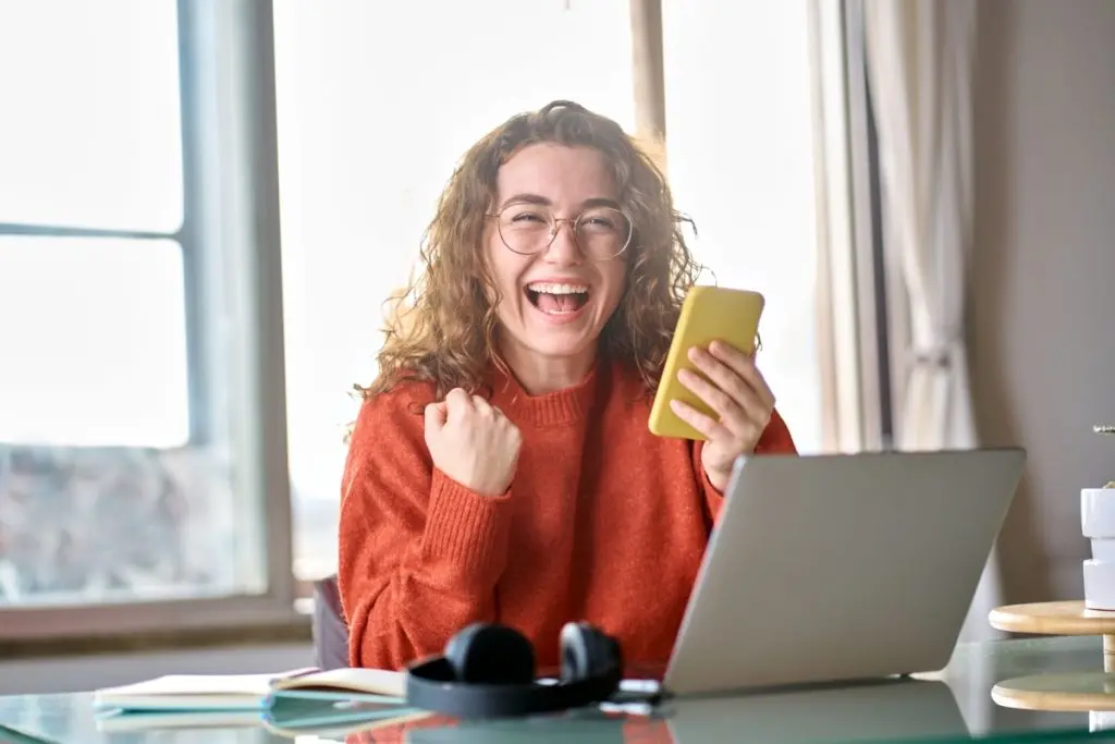 Woman excited about financial opportunity found online